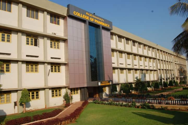 Top B.Pharma Colleges In Karnataka 2022 – Courses, Fees, Admission, Rank